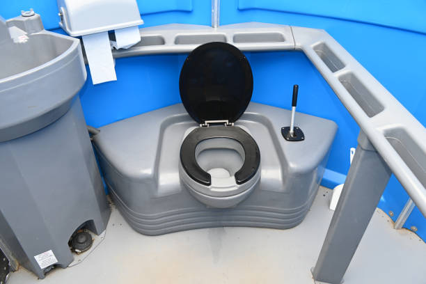 Portable Toilet Options We Offer in Adrian, MO